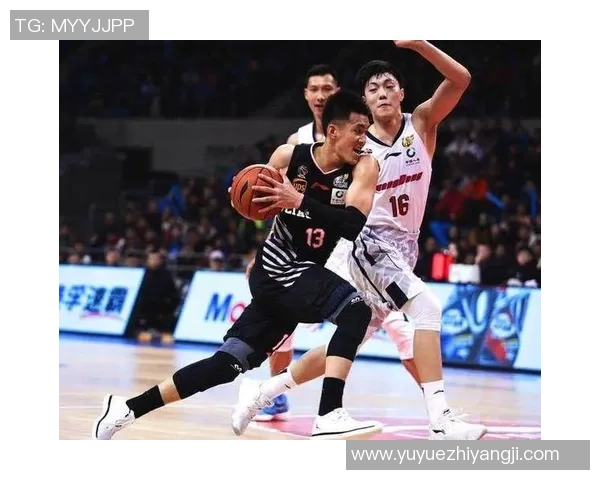 重庆篮球队阵地战解析：战术布局与球员配合的深度剖析